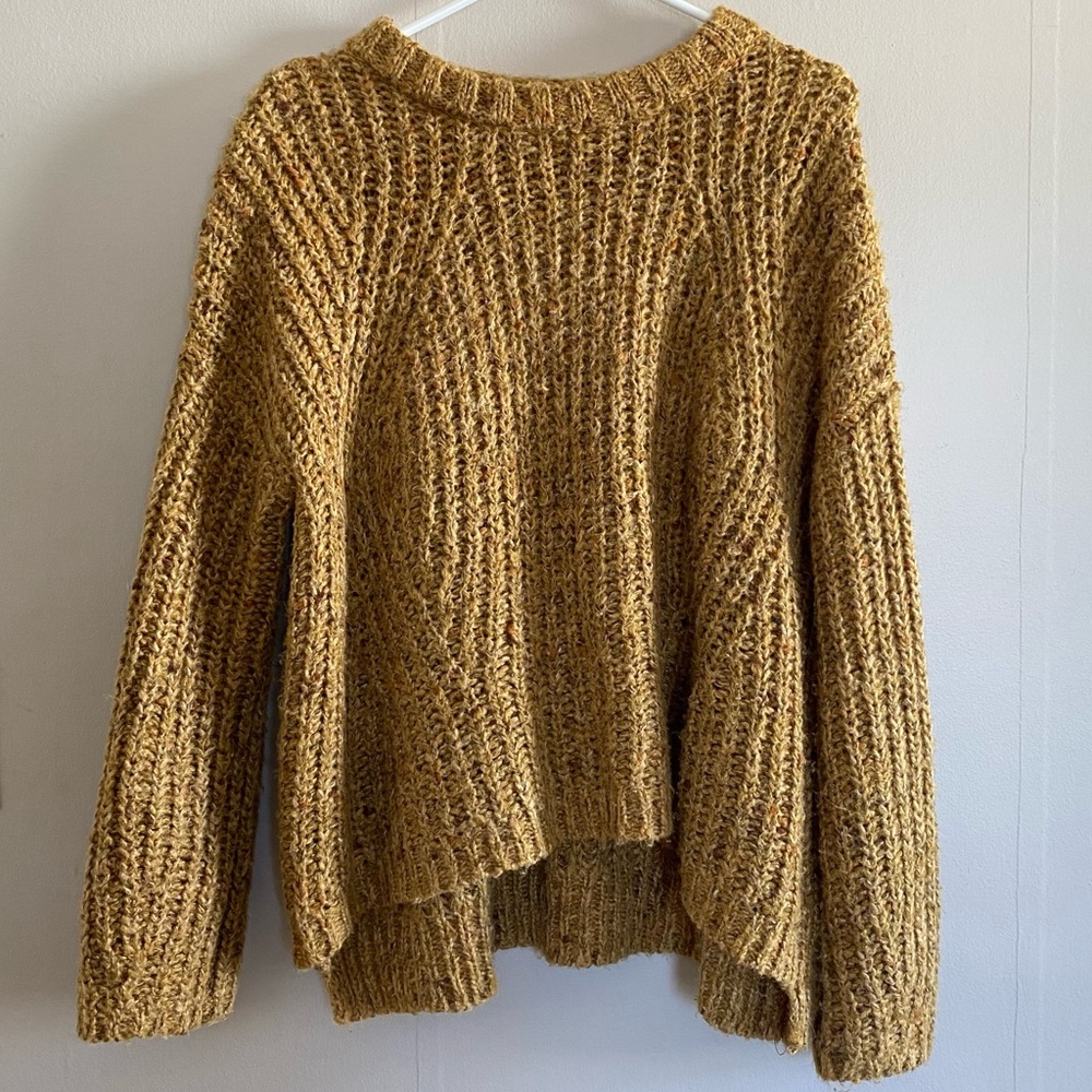 Universal Thread hi low sweater